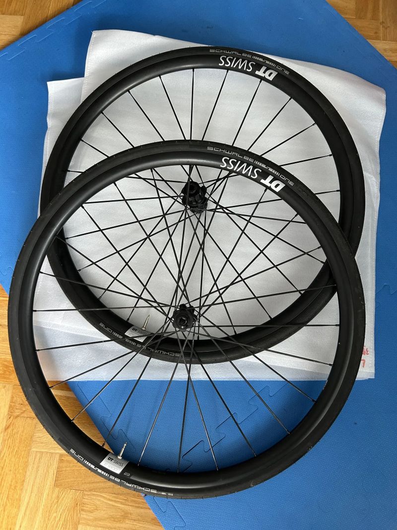 Silnicni kola DT swiss E 1800