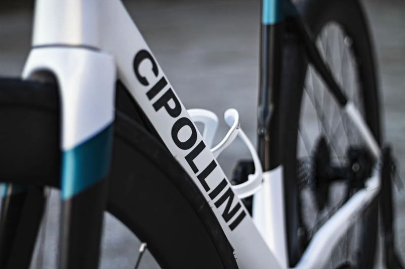 Cipollini Bond Evo 2025, Sram AXS 2x12, FastWay