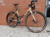 Kellys Soot 70 (M) – SRAM AXS, DT Swiss, karbon doplňky – TOP stav