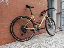Kellys Soot 70 (M) – SRAM AXS, DT Swiss, karbon doplňky – TOP stav