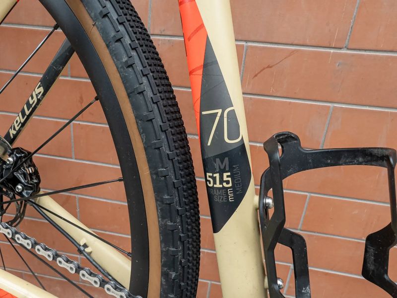 Kellys Soot 70 (M) – SRAM AXS, DT Swiss, karbon doplňky – TOP stav
