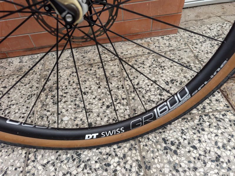Kellys Soot 70 (M) – SRAM AXS, DT Swiss, karbon doplňky – TOP stav