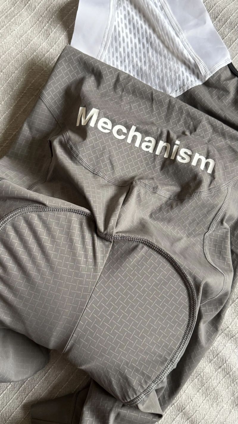 Pas Normal Studios Mechanism bibsy vel. L