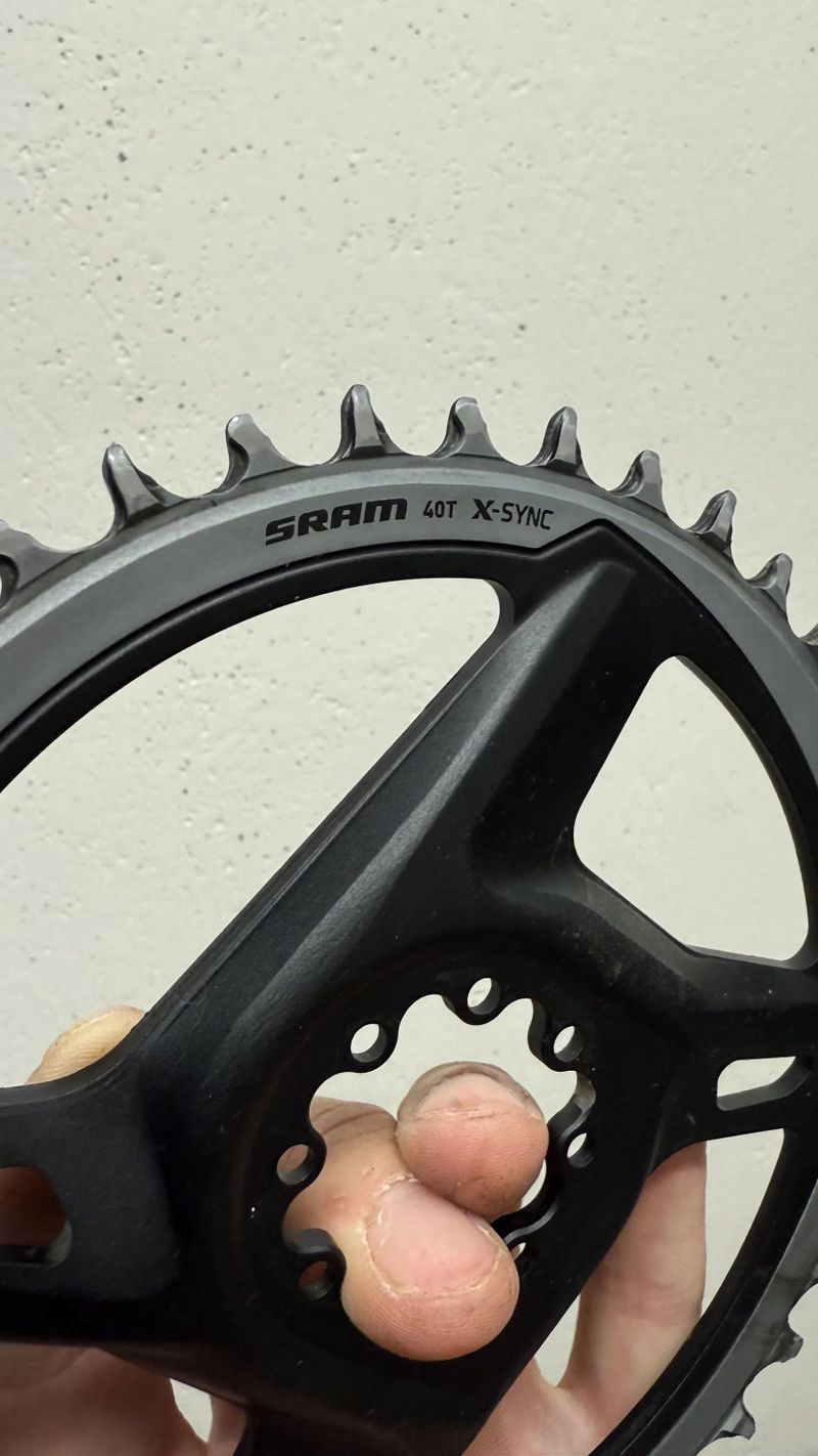 Různé komponenty Sram / Zipp / Lapierre / Fizik