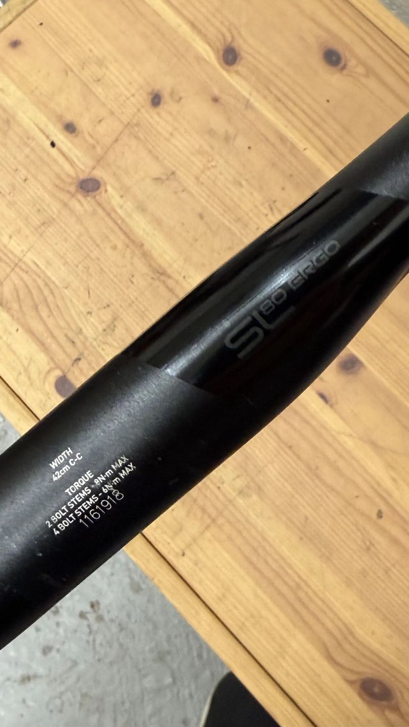 Různé komponenty Sram / Zipp / Lapierre / Fizik