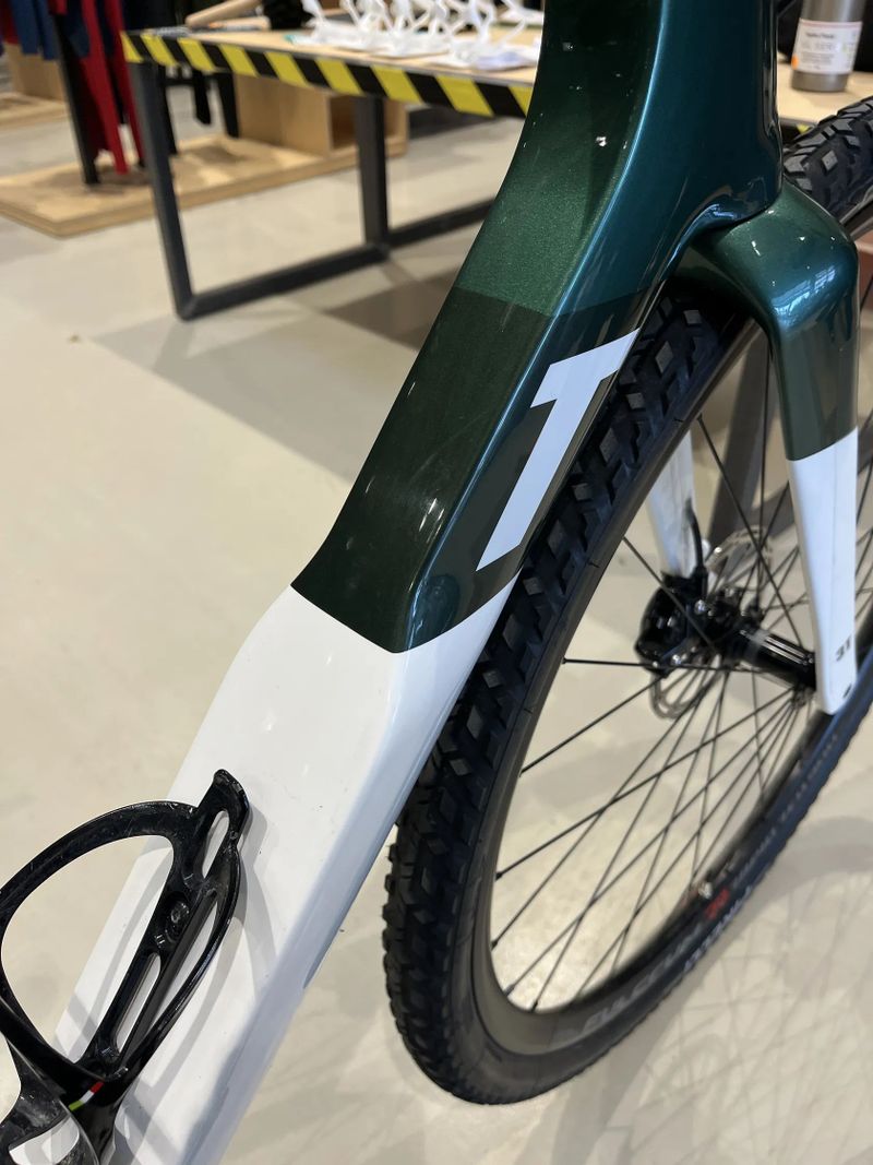 3T Exploro Race Max - SRAM Rival AXS 2x12 - emerald/white - vel.54 (M)