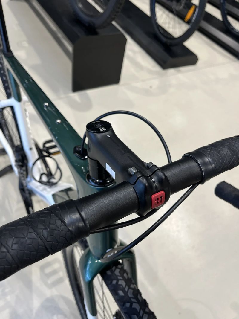 3T Exploro Race Max - SRAM Rival AXS 2x12 - emerald/white - vel.54 (M)