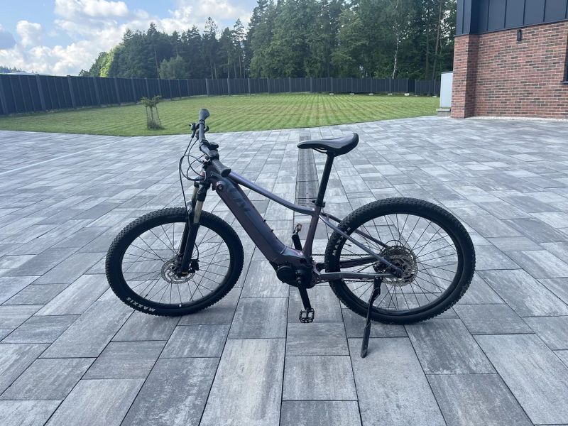 Giant Liv Vall E+, motor Yamaha, velmi dobrý stav 