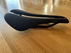 Sedlo Trek Aeolus RSL carbon 145 mm NOVÉ 