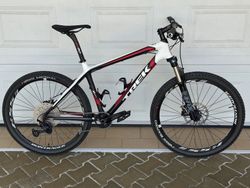 Trek Carbon Elite 9.7 velikost 18.5 s novými komponenty - stav perfektní