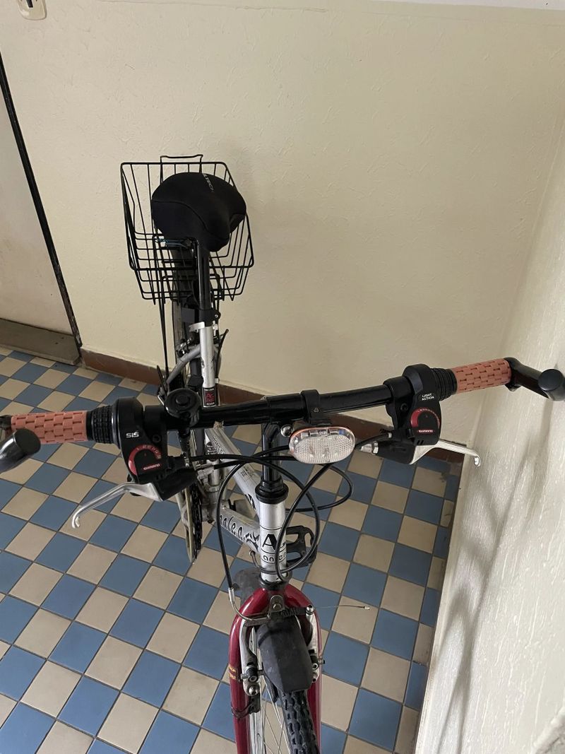 Prodám dámské kolo, převody 3x7 