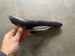 Ergon SR Allroad Core Pro Men S/M - odpružené silniční a gravel sedlo
