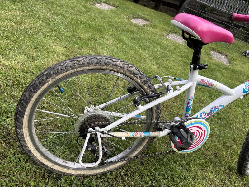 Btwin Mistigirl 3 — 20″, holčičí kolo