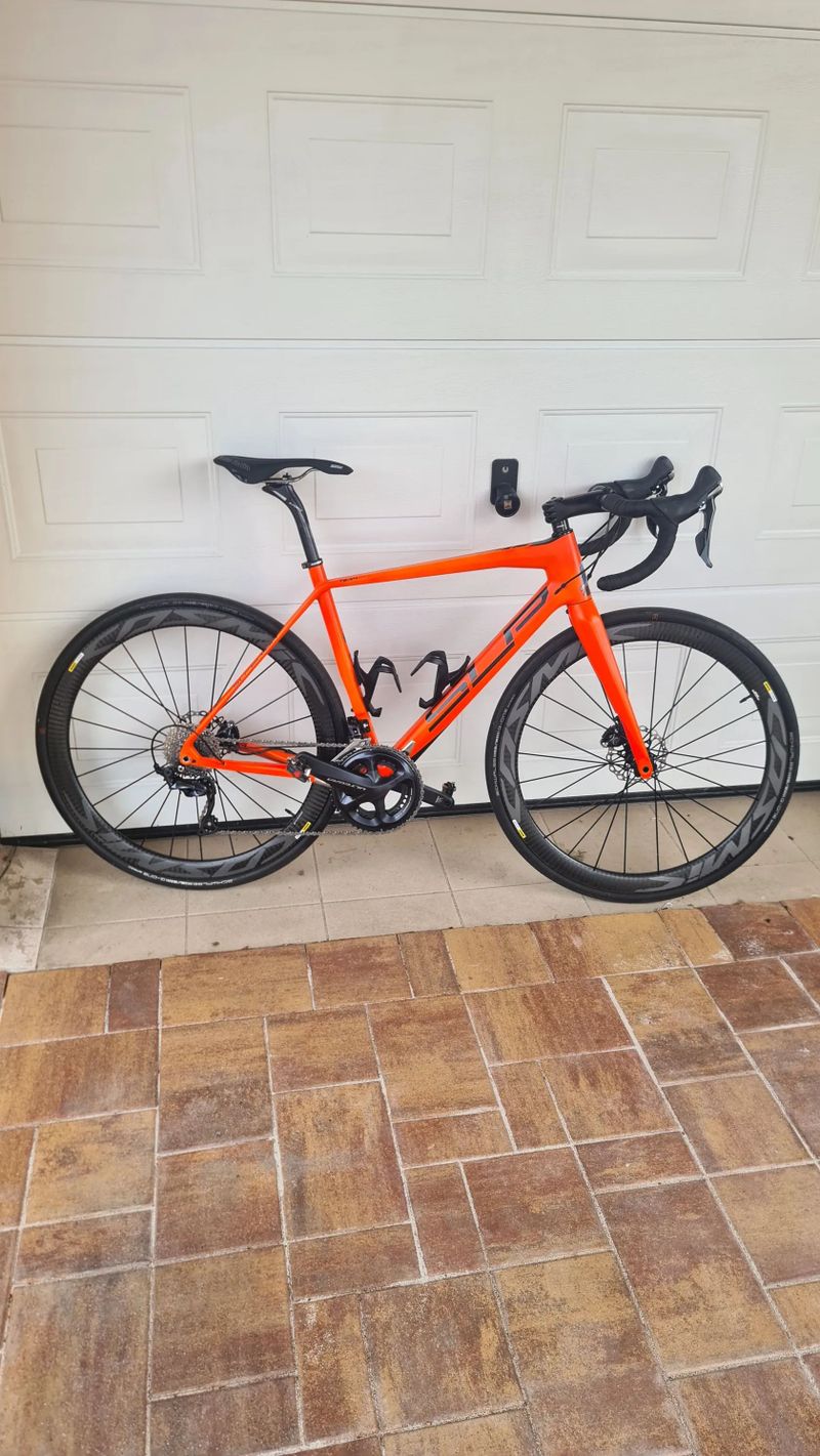 Superior X-Road Team Issue, komplet Ultegra, karbon. ráfky, bez investic