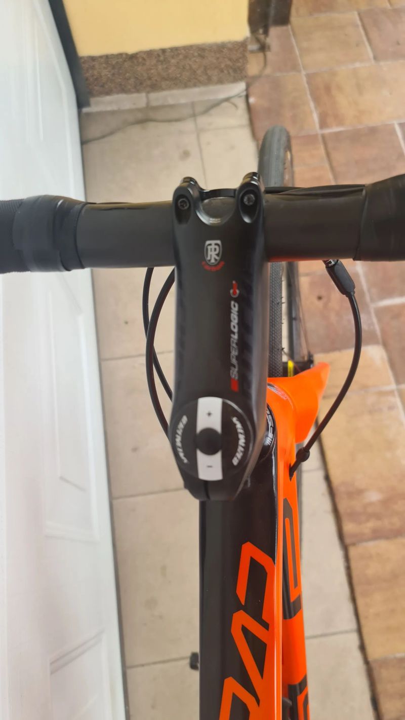 Superior X-Road Team Issue, komplet Ultegra, karbon. ráfky, bez investic