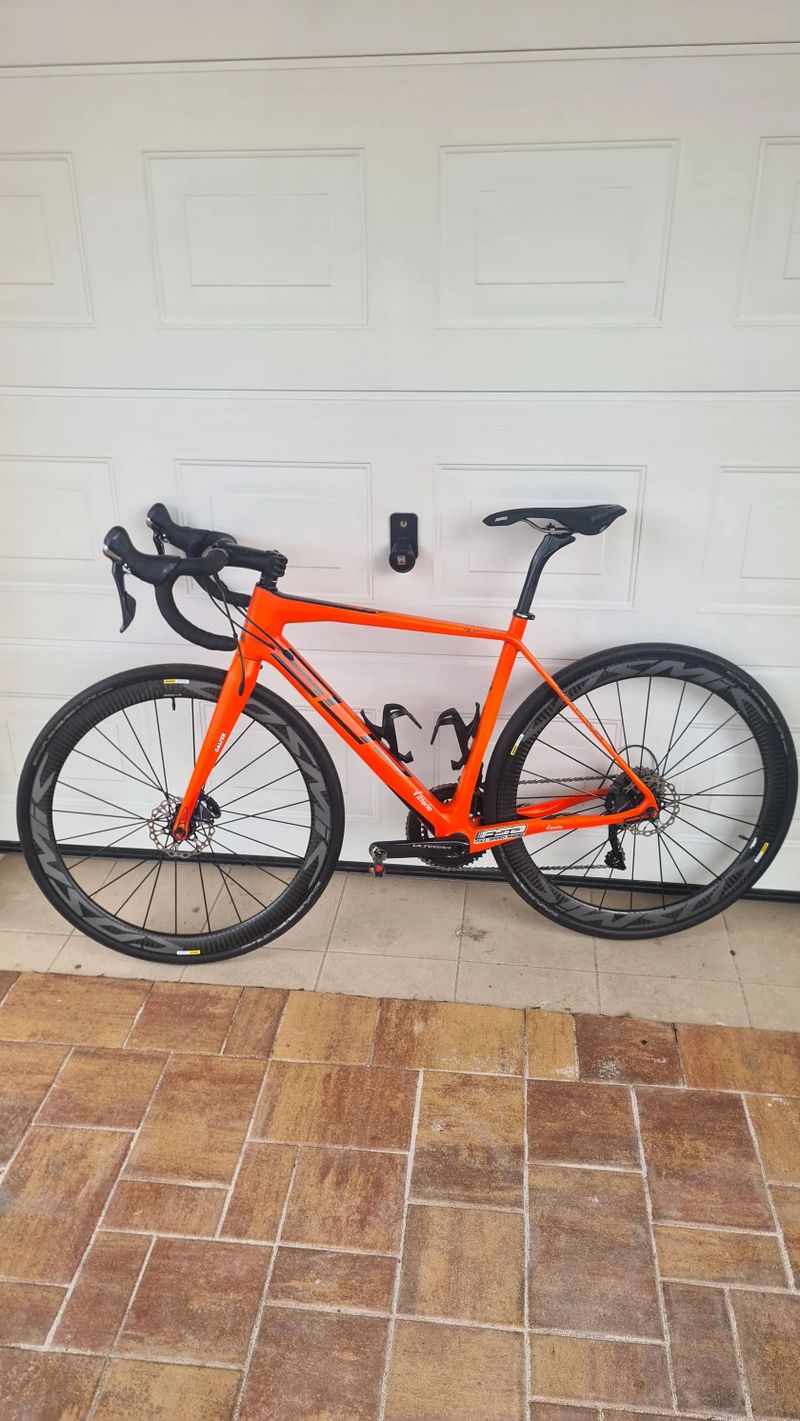 Superior X-Road Team Issue, komplet Ultegra, karbon. ráfky, bez investic