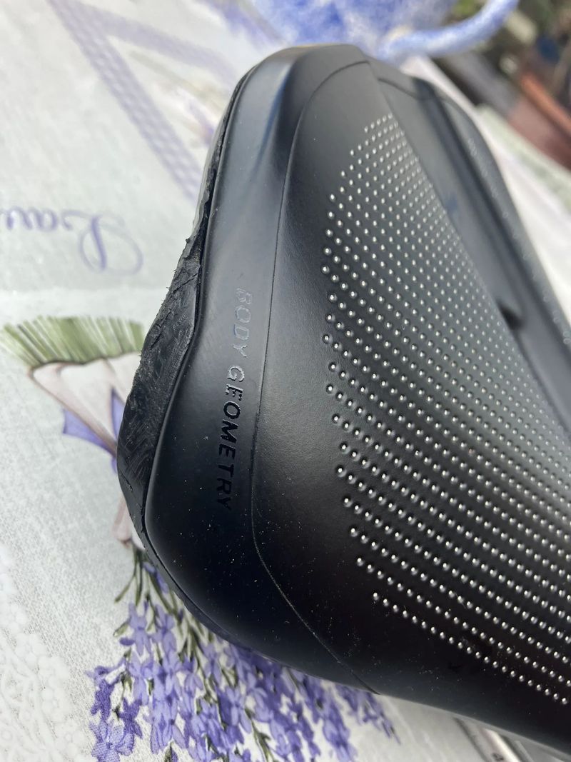 Sedlo Specialized Phenom