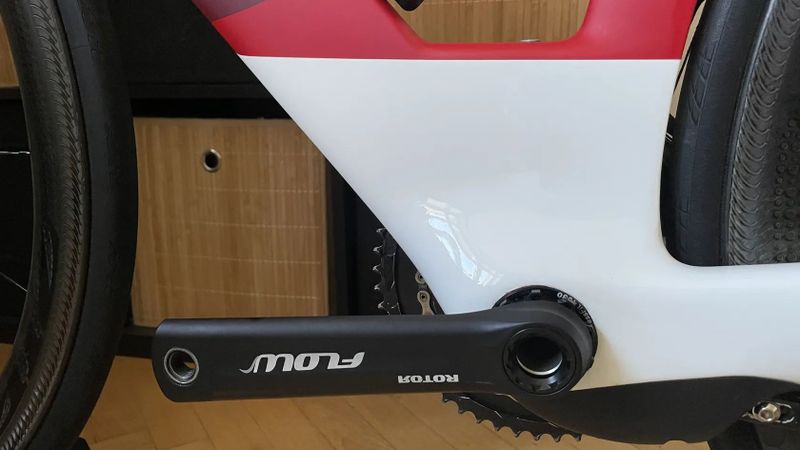 Cervélo P5 Six / Dura-Ace mech. / vel.51