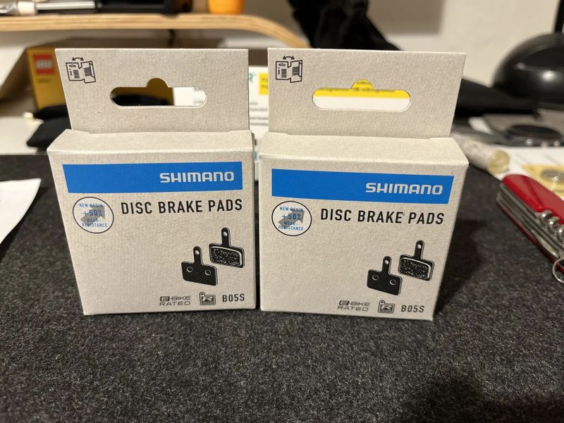 Shimano B05S polymerové bez chladiče