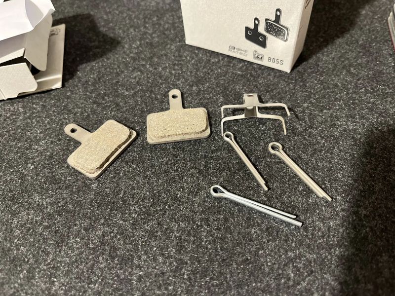 Shimano B05S polymerové bez chladiče