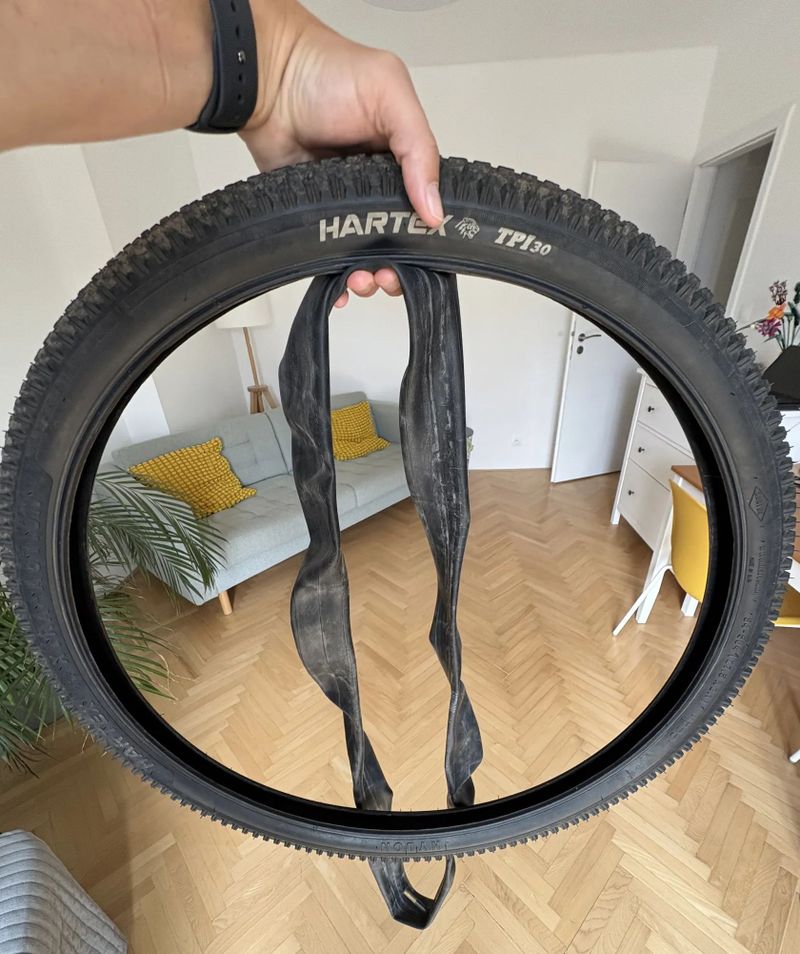 2x Hartex 27,5 x 2.0 + 2x duse