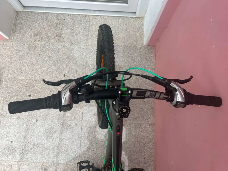 Dětské horské kolo Cube Race 240