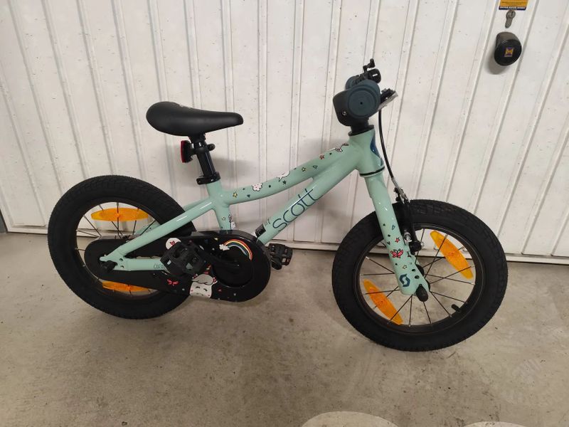 Nová Scott Contessa 14