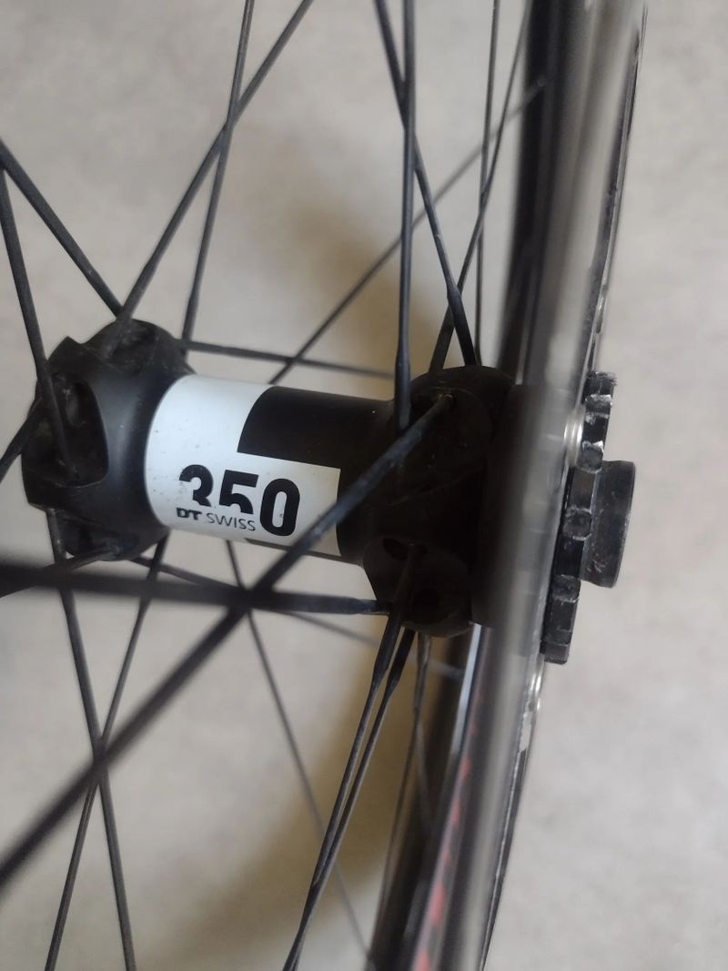 No limited zapletená kola DT 350 ratchet TLR