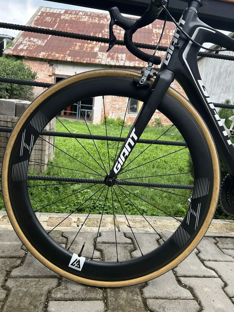 Giant Compact Road Carbon