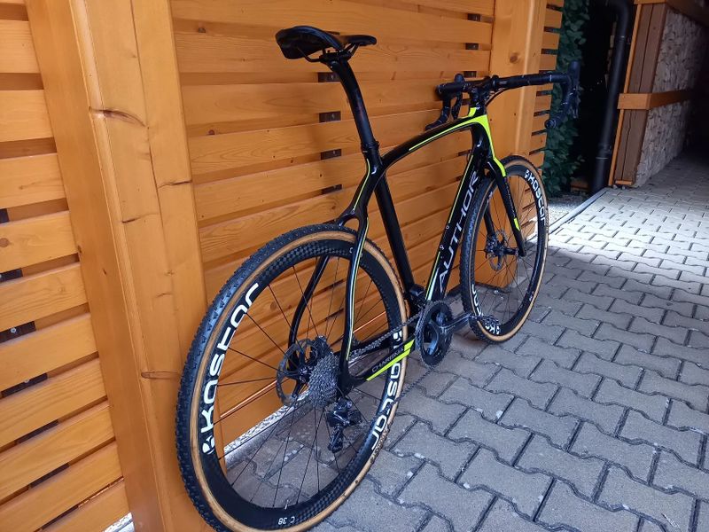 CYKLOKROSKA / RYCHLÝ GRAVEL AUTHOR CHARISMA CX Disc Di2 vel. 57