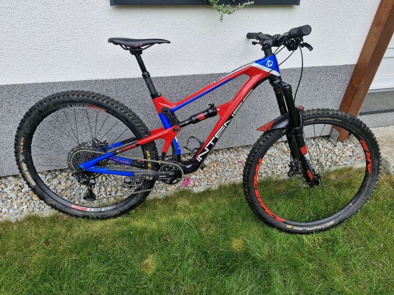 Intense Carbin 29 Carbon, vel.M