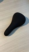 Sedlo Burgtec The Cloud Boost - Black on black