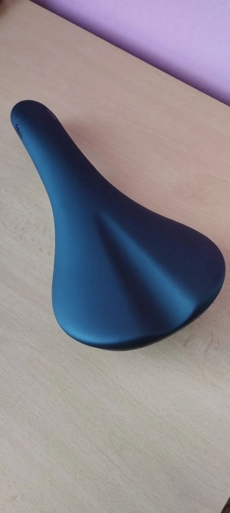 Sedlo Fabric Scoop Shalow Elite 