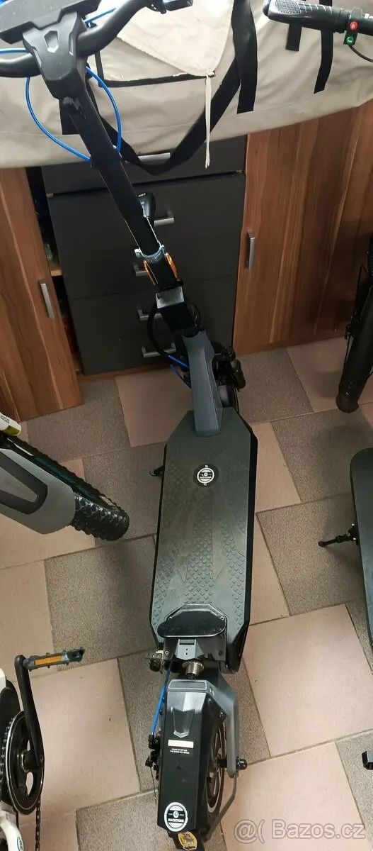 Prodám koloběžku - nejrychlejší jedno motor. 55km/h se 100kg