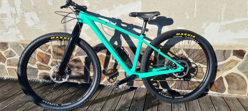 Prodám MTB karbon 27,5" 