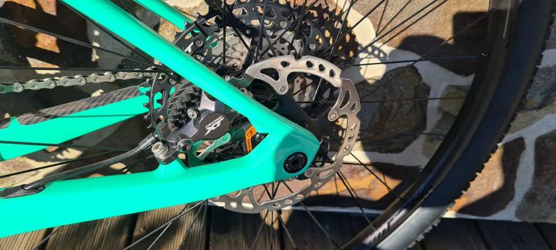 Prodám MTB karbon 27,5" 