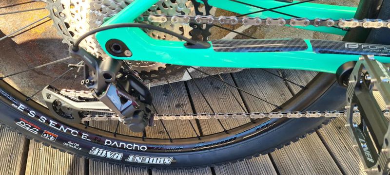 Prodám MTB karbon 27,5" 