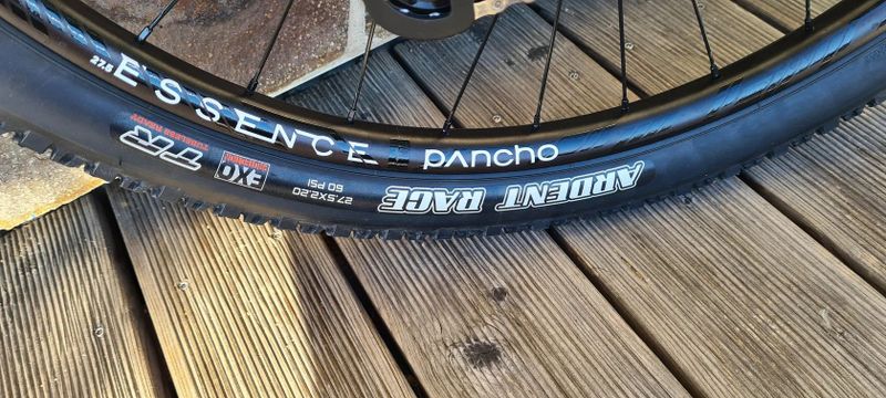 Prodám MTB karbon 27,5" 