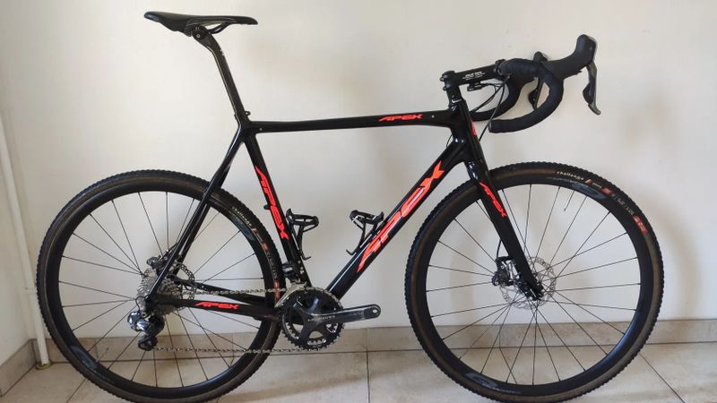 Karbonové cyklokrosové/gravel kolo Apex terrae L - elektronické řazení di2