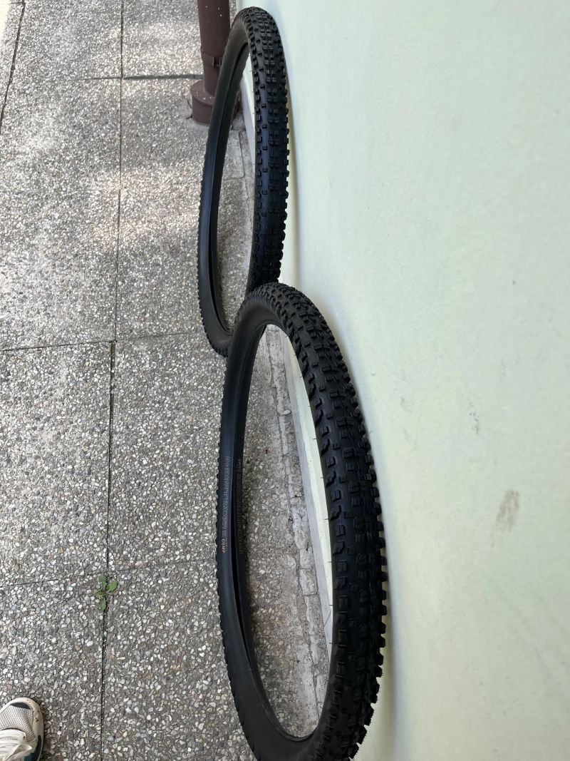 2x plášť Bontrager Montrose comp 29x2.4 nové