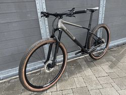 Nový závodní karbon. SUPERIOR XP 9.8 vel. L, Shimano XT Di2, karbon. kola DT Swiss XRC 1700, ZÁRUKA