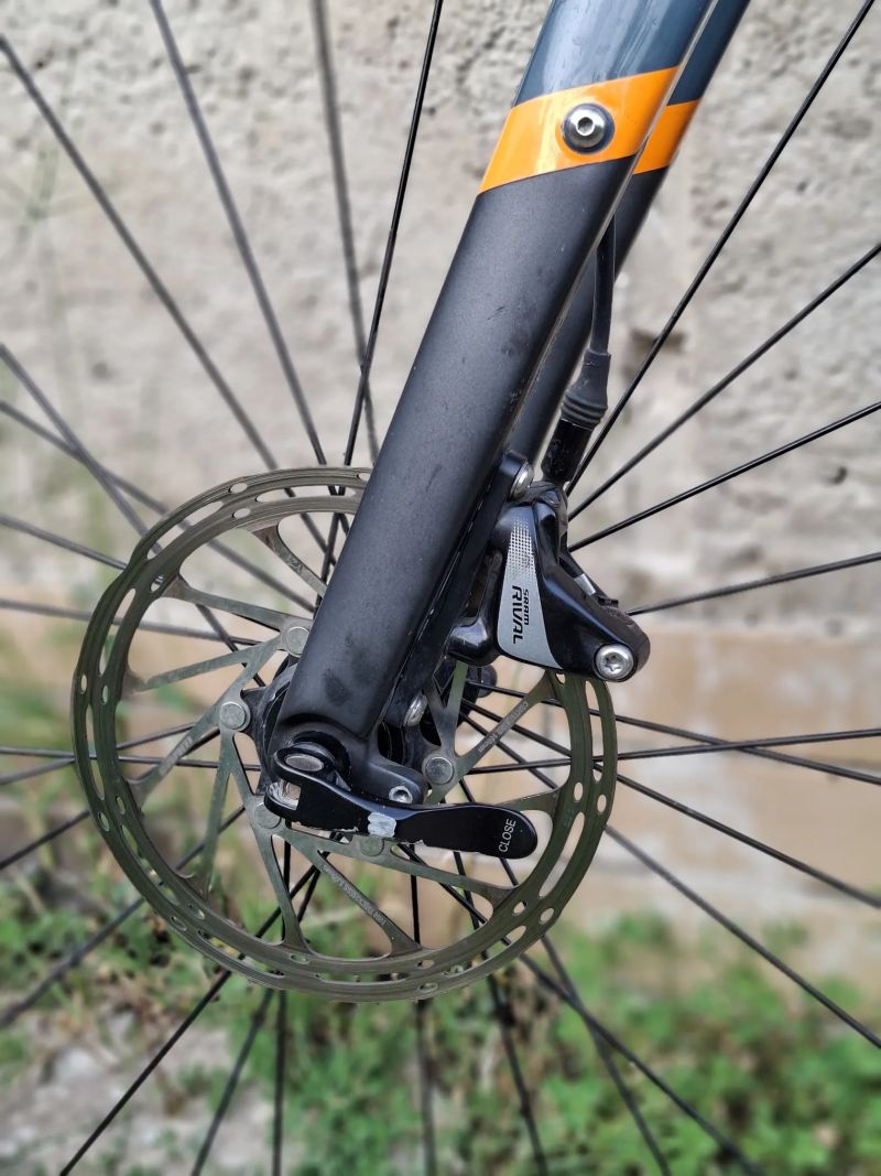 Gravel karbon