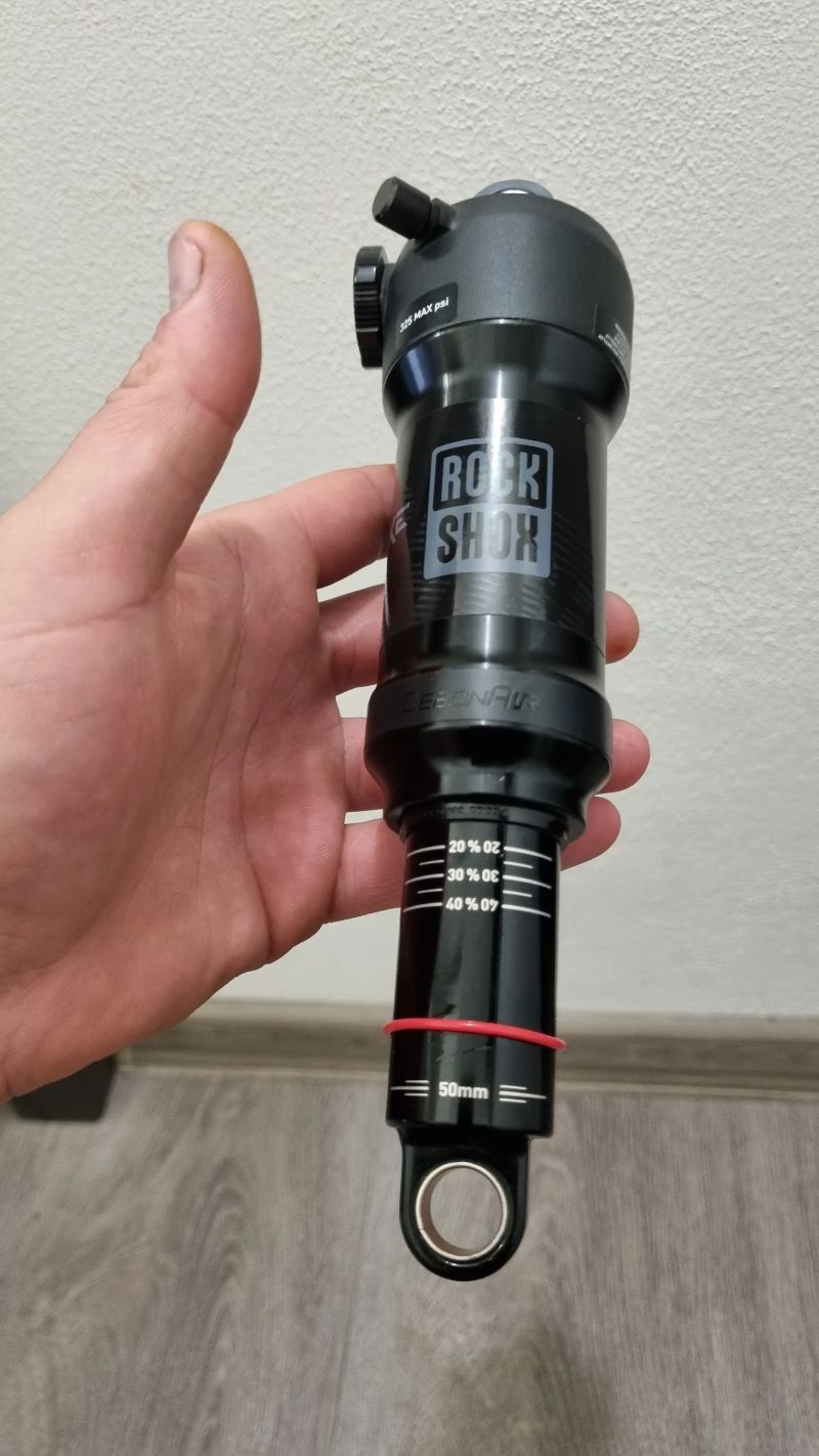 Zadní tlumič Rockshox Deluxe select+ 210/50 DebonAir 