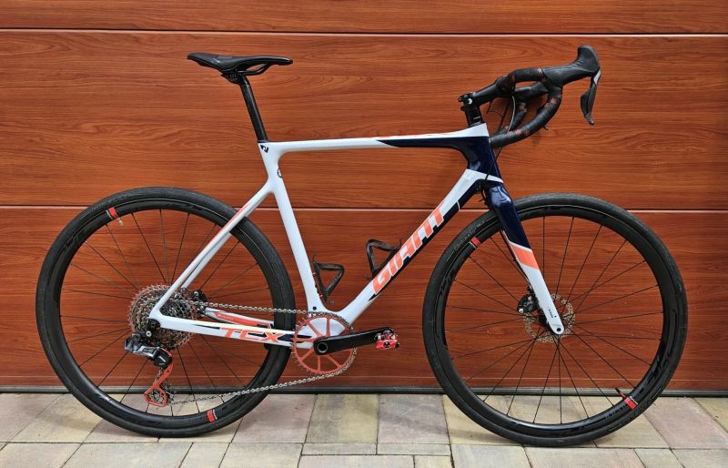 Giant TCX Advanced Pro 2 GRX Di2 – špičkově upravený gravel/cyklokros/silnice se 2 sadami kol