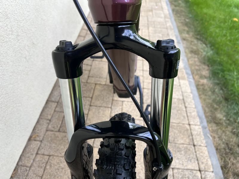 Dámské horské elektrokolo KELLYS TAYEN R10 - prakticky neježděné (najeto 214 km)