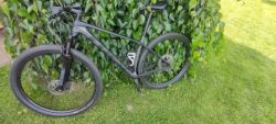 Trek Procaliber 9.5 - gloss dark prismatic/matte trek black velikost M/L
