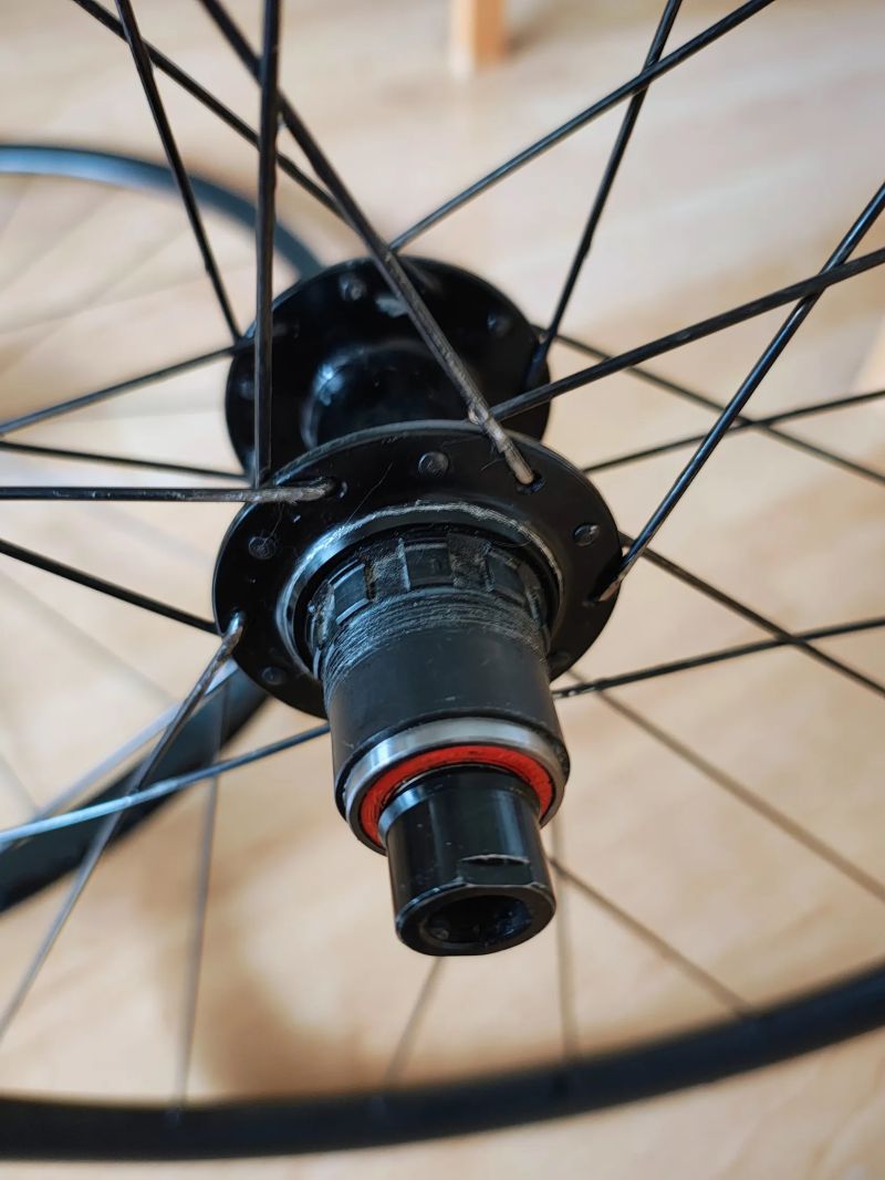 Zapletená kola DT Swiss R470 - XDR ořech, centerlock.