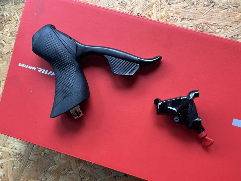 SRAM rival axs