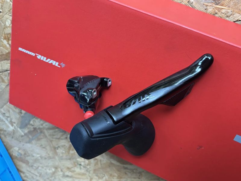 SRAM rival axs