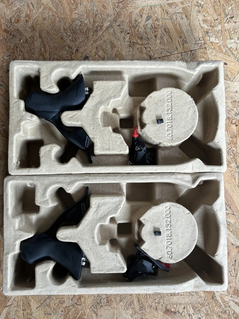 SRAM rival axs